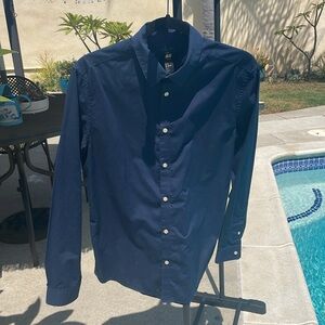 H&M long sleeve easy iron navy button up dress shirt | Slim Fit | Size M